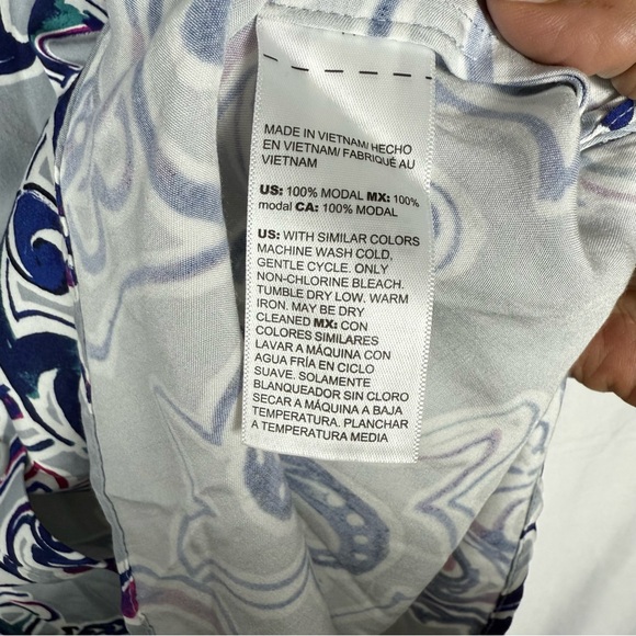 Chico’s Sand Wash Satin Painted Paisley Women's Blouse, Chico’s Size 1. NWOT - Picture 9 of 12